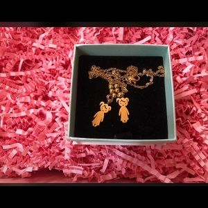 👧🏻👧🏻 two daughters necklace 💛💫